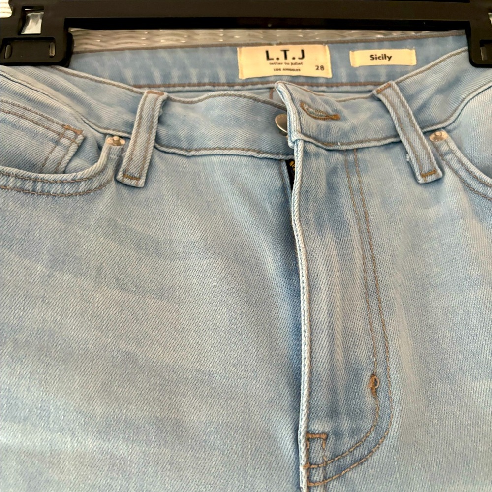 L.T.J letter to Juliet light blue denim jeans cropped short